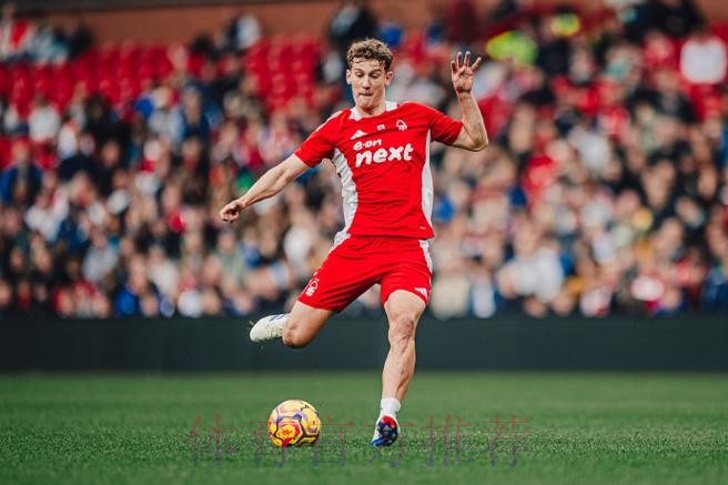 第21轮:西汉姆联1-2诺丁汉森林 集锦 第21轮:西汉姆联1-2诺丁汉森林 集锦